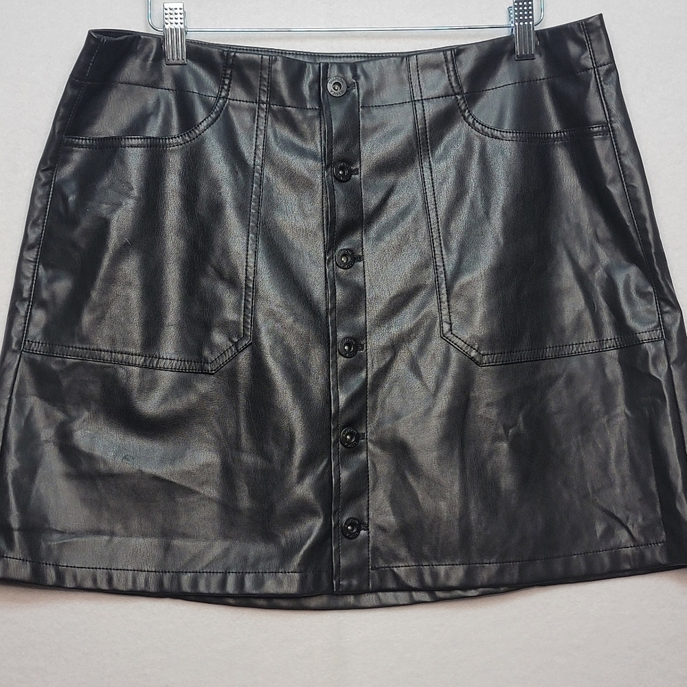 Jessica Simpson Black Faux Leather Skirt SIZE XL